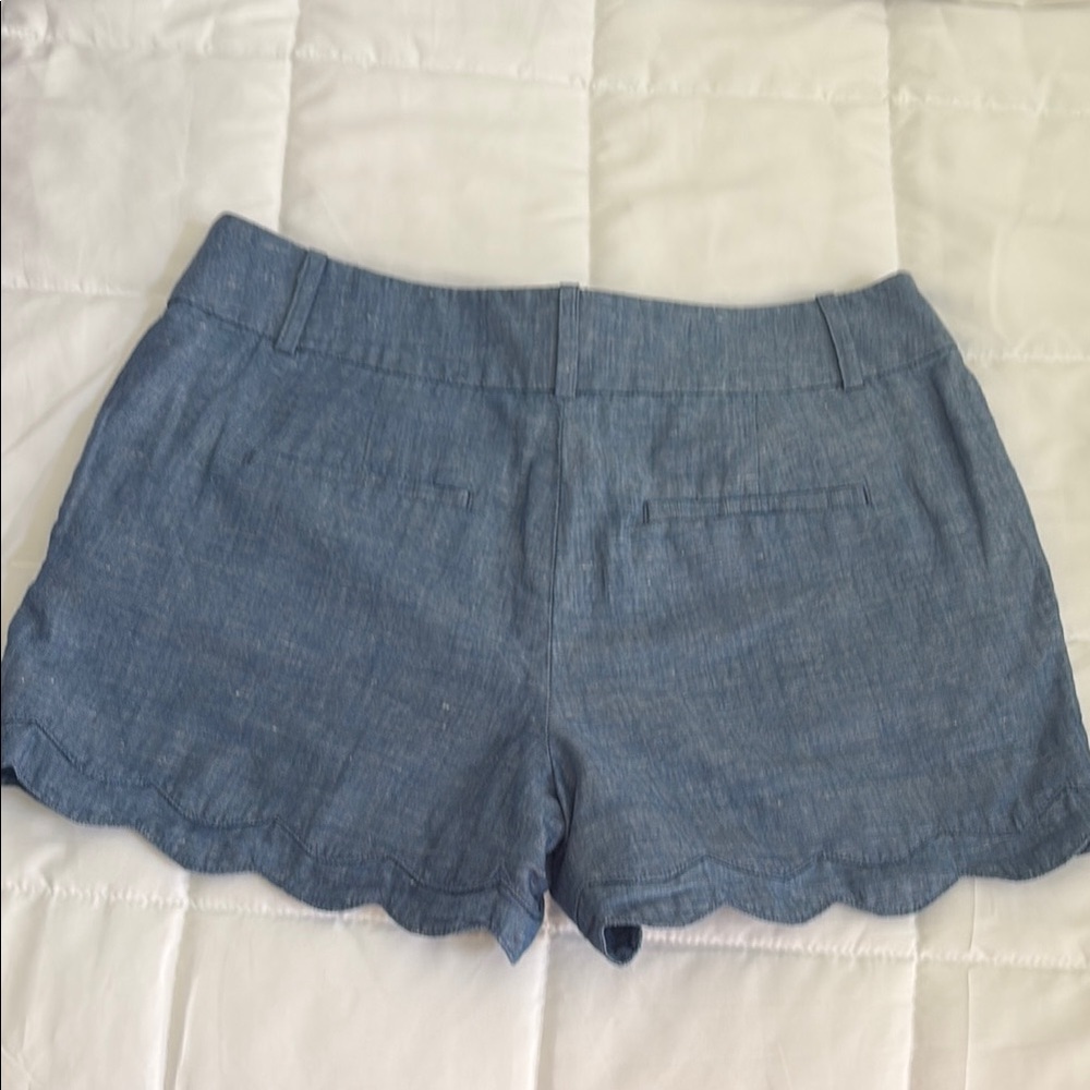 LOFT NWOT Chambray blue shorts size 4 Riviera collection 3 1/2” inseam - Picture 2 of 4